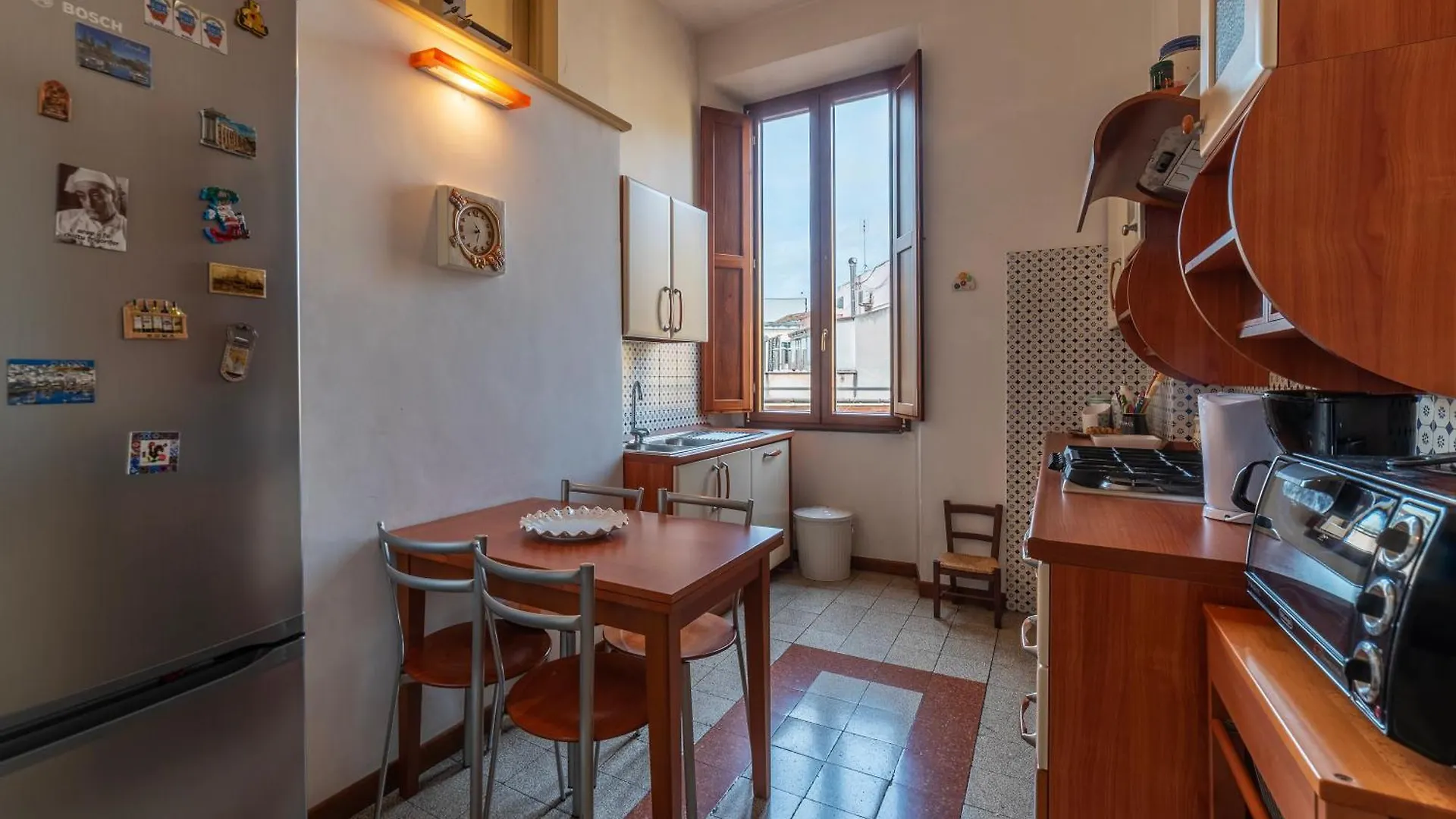 Piazza Vittorio Emanuele II Classic Apartment Rome