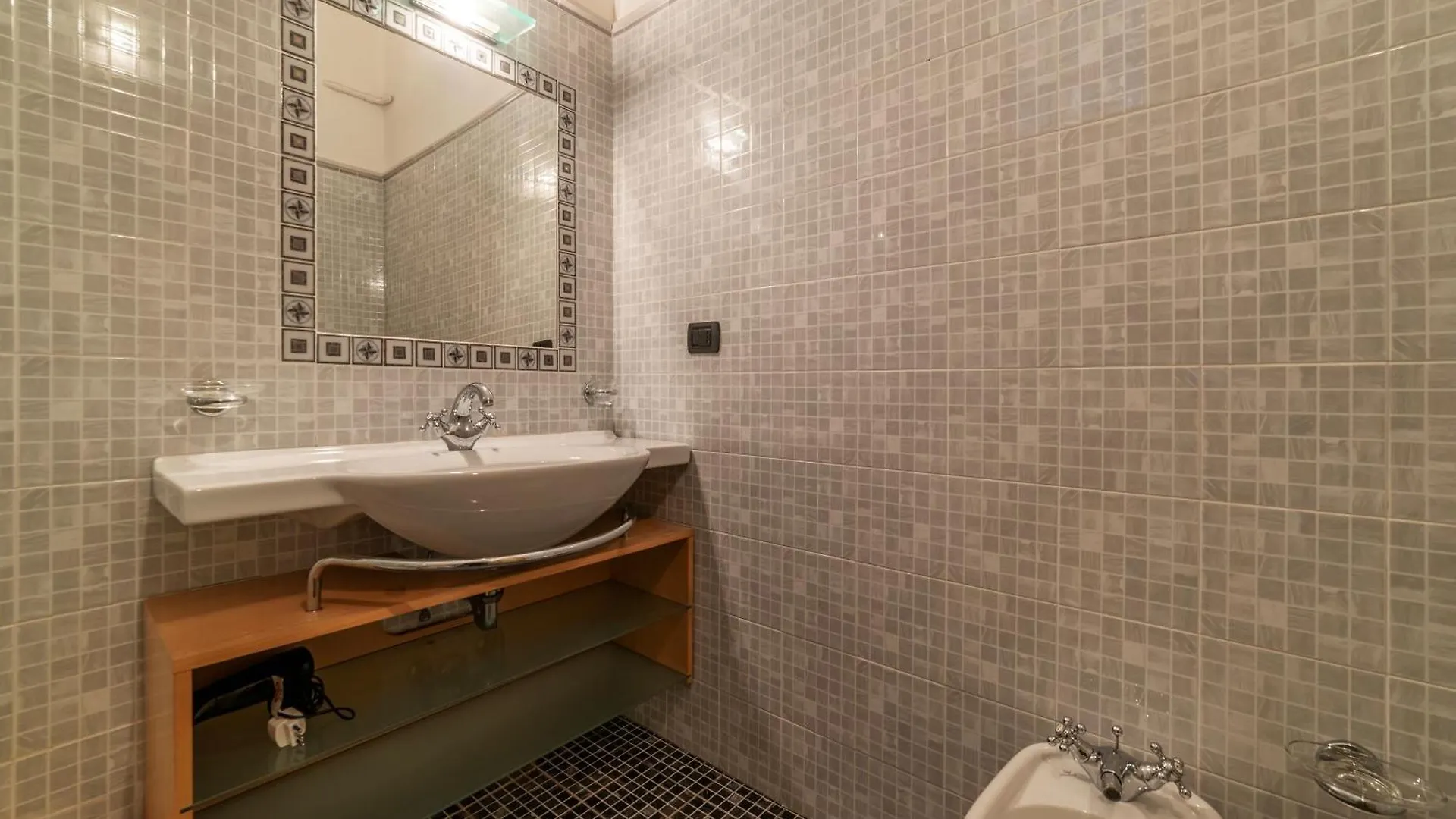 Piazza Vittorio Emanuele II Classic Apartment Rome
